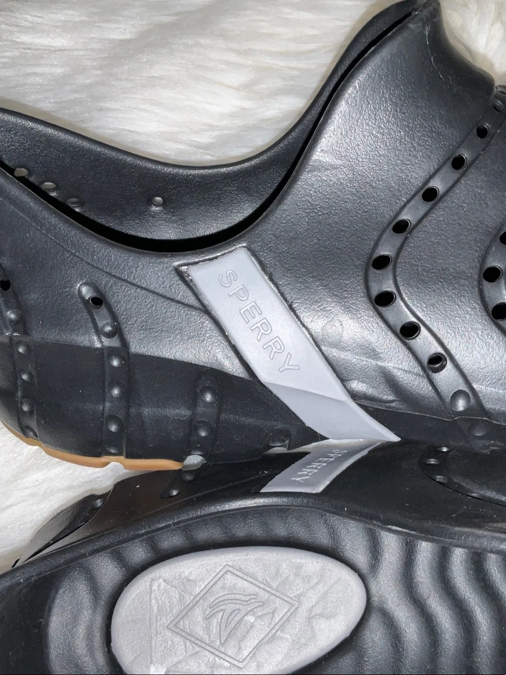 Sperry slip design